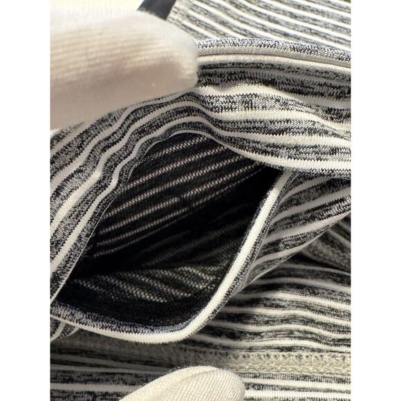 Gap GapFit gFast Striped leggings, Black, White & Red, Sz: M, 73-08 - Picture 7 of 16